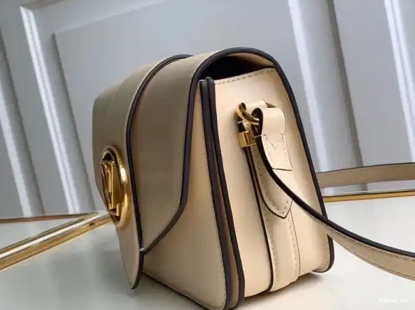 9 PONT VUITTON LOUIS 0515